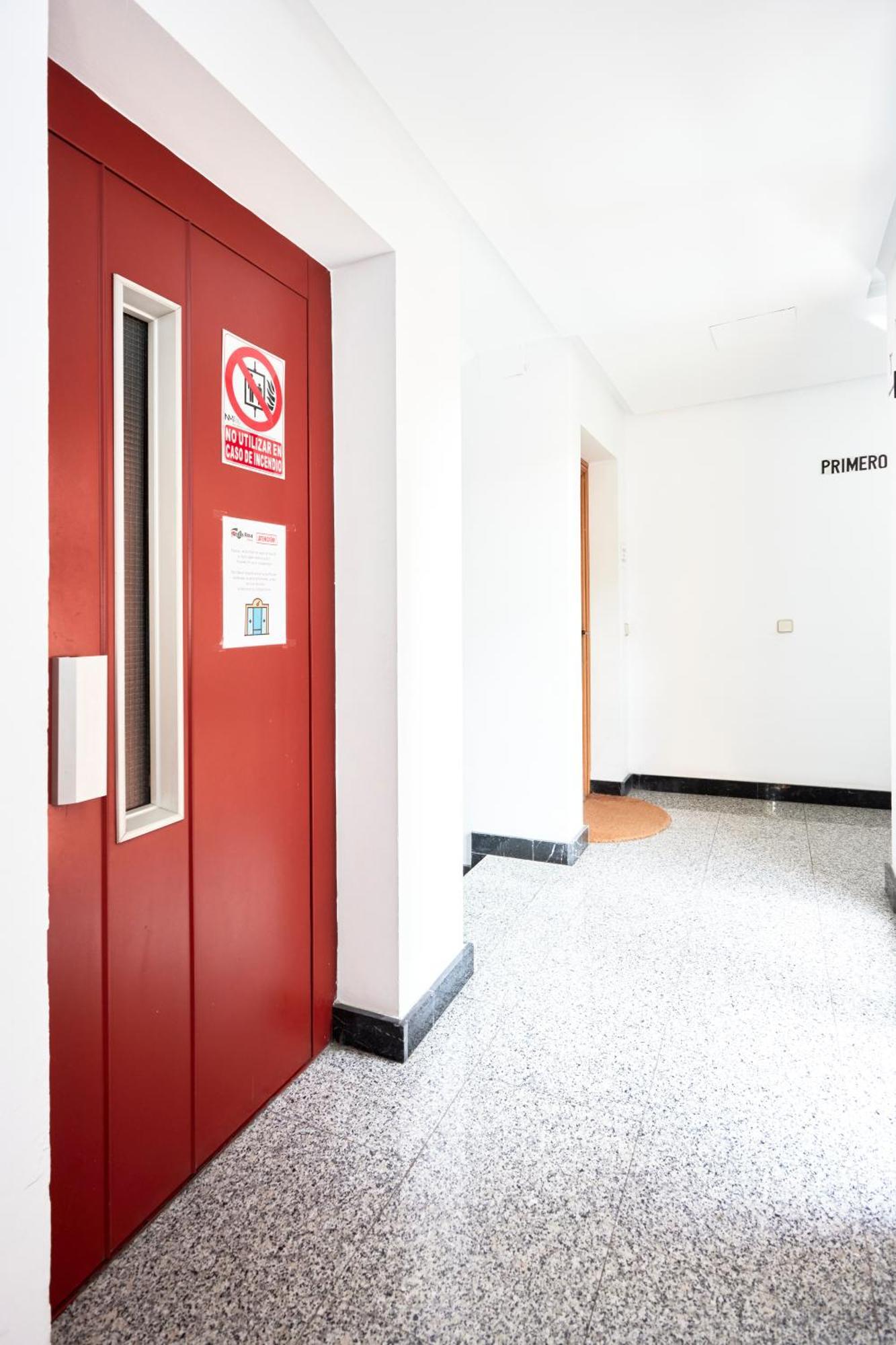 Alojamiento Santa Rosa Madrid Exterior photo