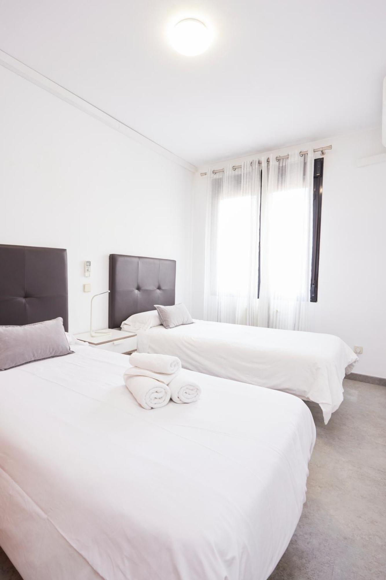 Alojamiento Santa Rosa Madrid Exterior photo