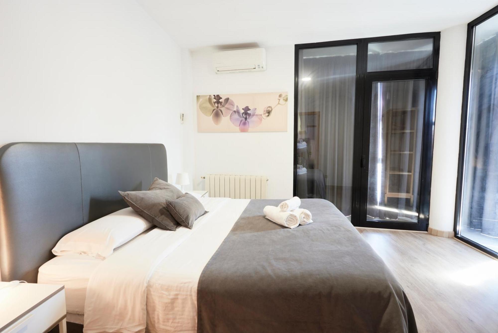 Alojamiento Santa Rosa Madrid Exterior photo