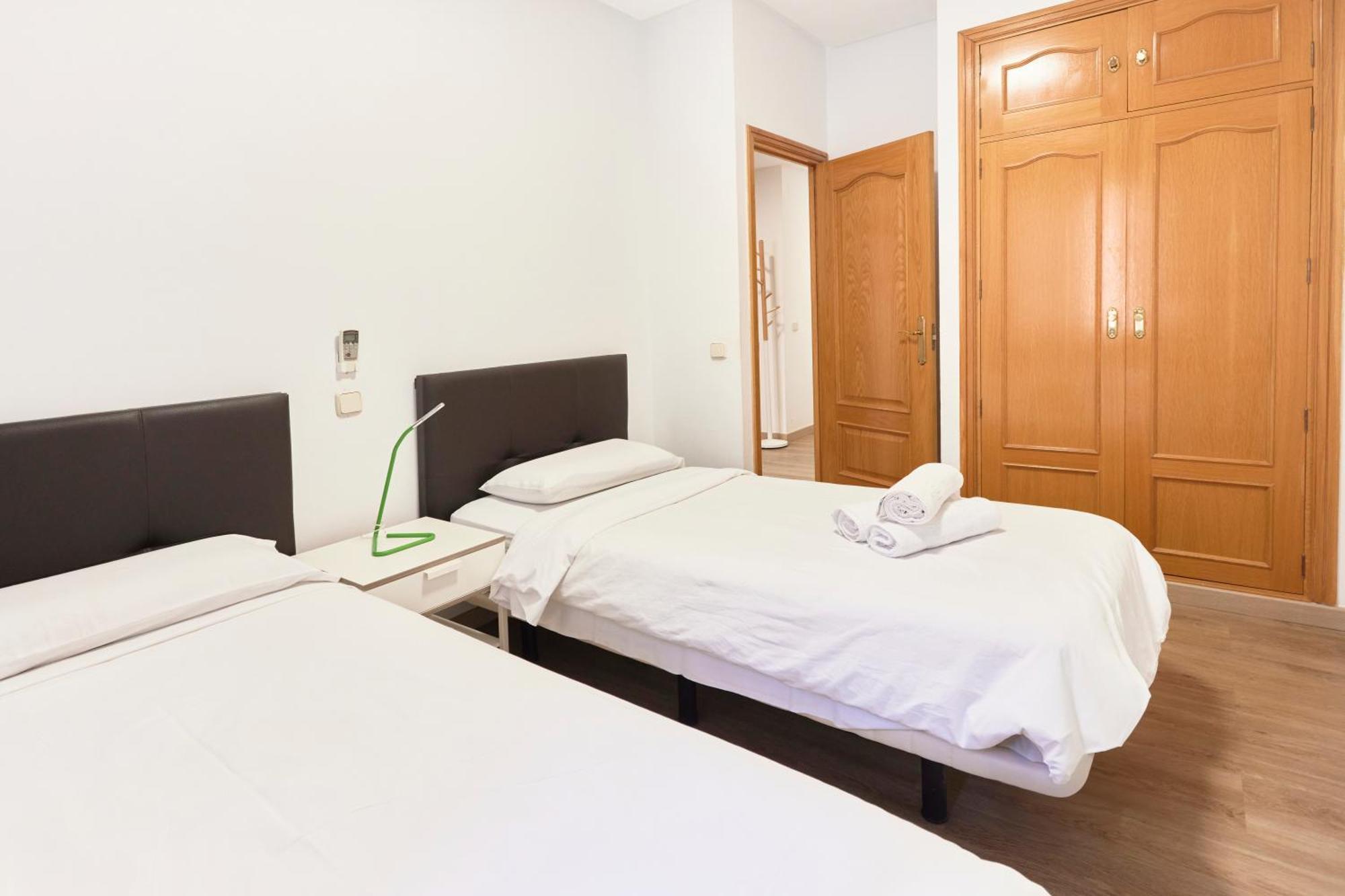 Alojamiento Santa Rosa Madrid Exterior photo